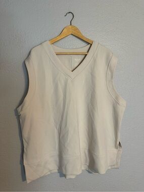 Cream V-Neck Sleeveless Sweatshirt Vest